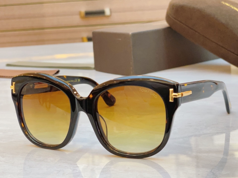 TOM FORD